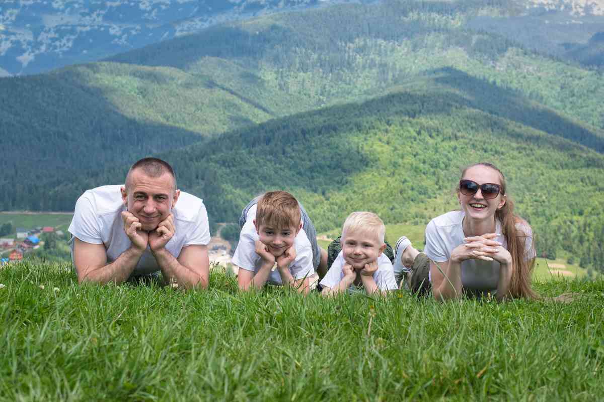 Famiglia in montagna