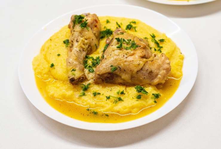 piatto con polenta e osei