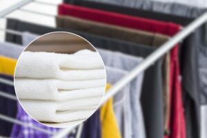 Asciugamani e panni sullo stendino